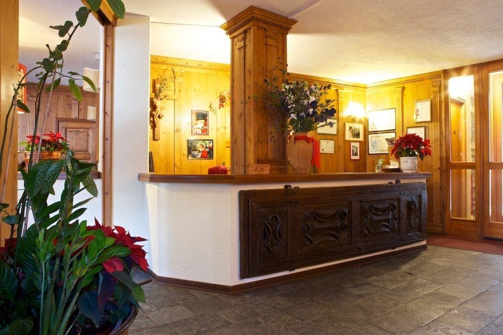 Hotel Dolonne Courmayeur Eksteriør bilde
