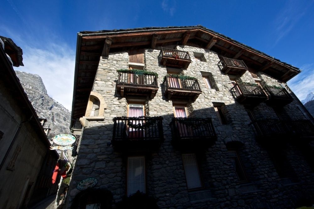 Hotel Dolonne Courmayeur Eksteriør bilde