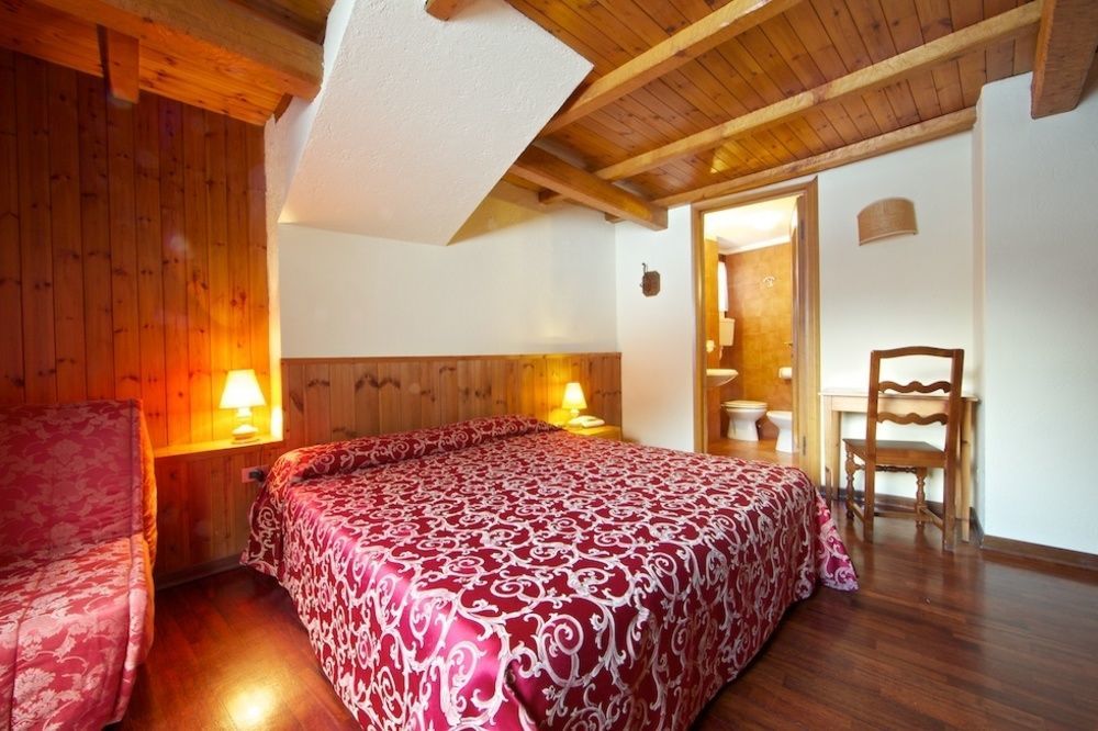 Hotel Dolonne Courmayeur Eksteriør bilde