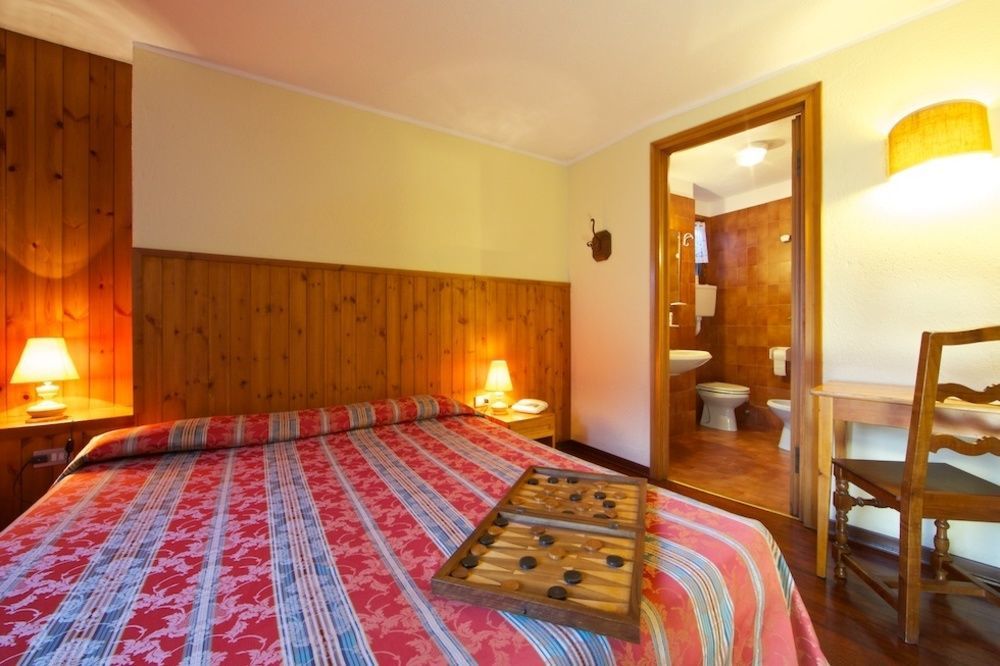 Hotel Dolonne Courmayeur Eksteriør bilde