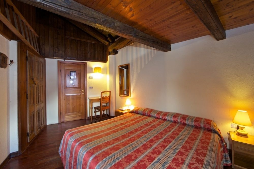 Hotel Dolonne Courmayeur Eksteriør bilde
